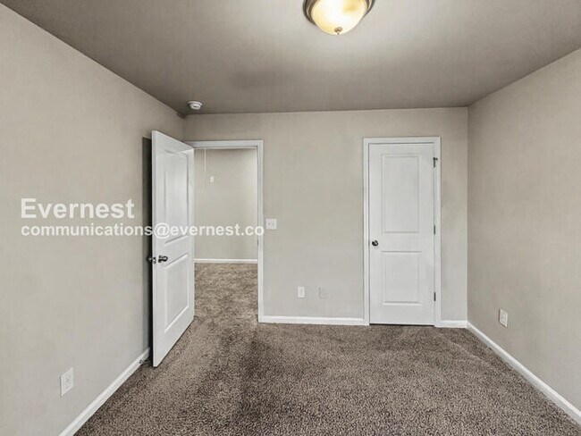 Building Photo - 322 Bertha Honey Stewart Dr