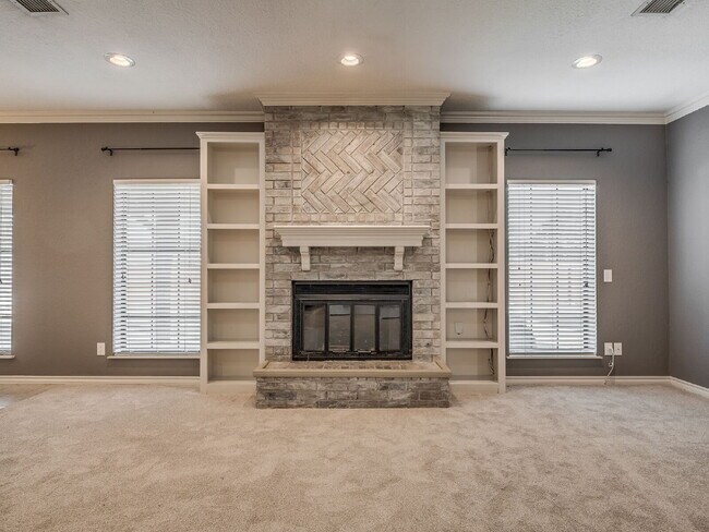 Building Photo - Immaculate Edmond Home with New Carpet and Storm Shelter!