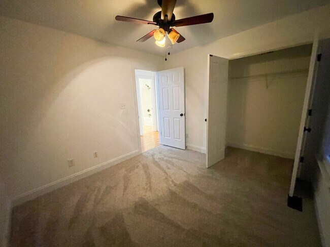 Building Photo - 282 Braddock Dr