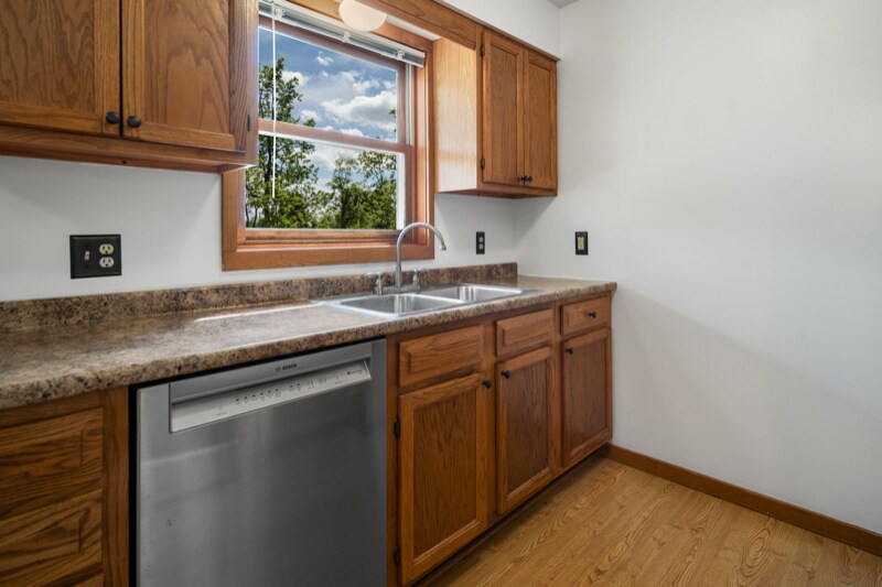 Building Photo - 1895 E Shore Dr