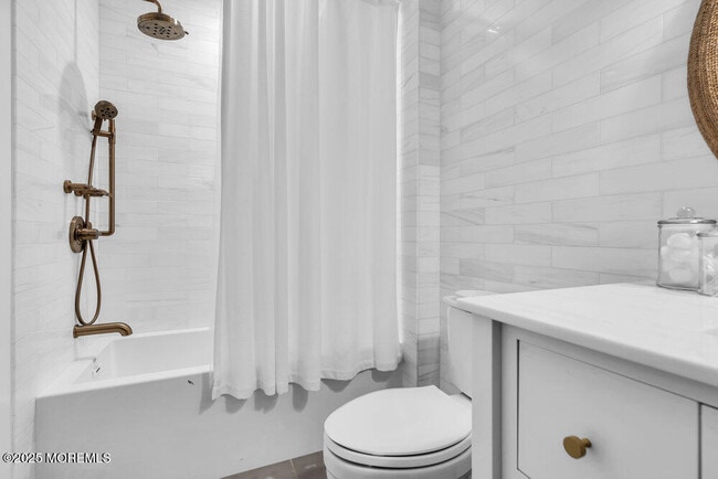 Building Photo - 802 1st Ave