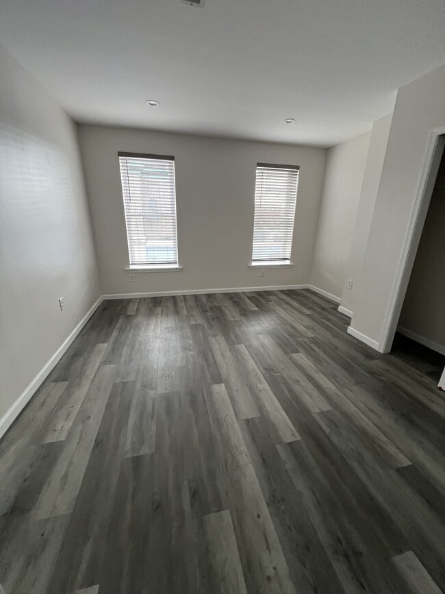 Building Photo - 1721 Fernon St
