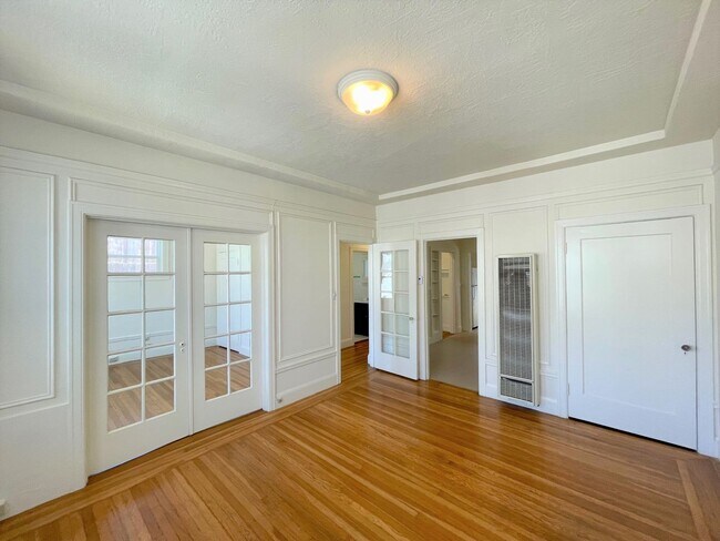 Building Photo - 4044-4050-4050 Geary Blvd