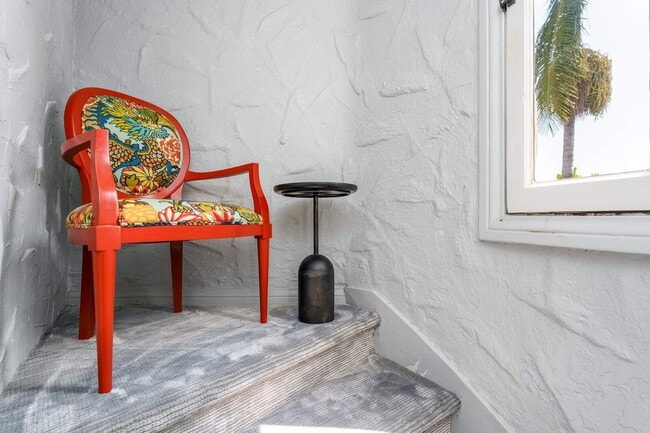 Building Photo - 2066 Glencoe Way