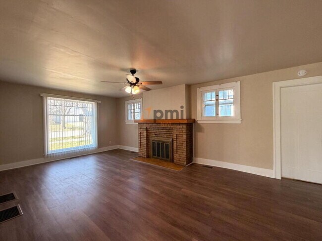 Building Photo - 302 Lafayette St