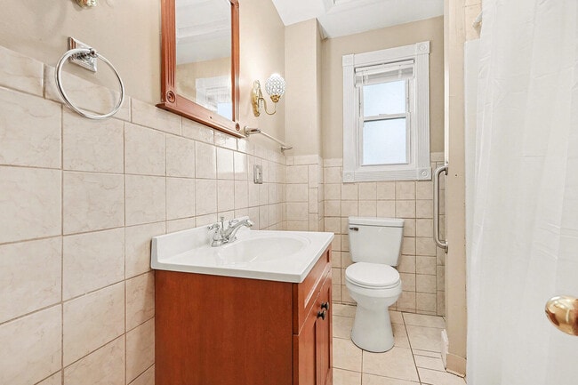 Building Photo - 222 Sterrett Ave