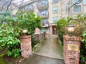 Building Photo - Windsor Court Condominiums ~ Lower Queen Anne
