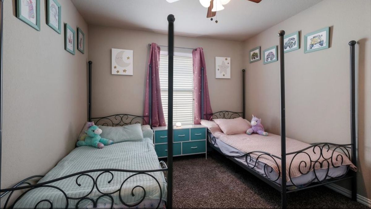 Building Photo - 8252 Breezy Cv