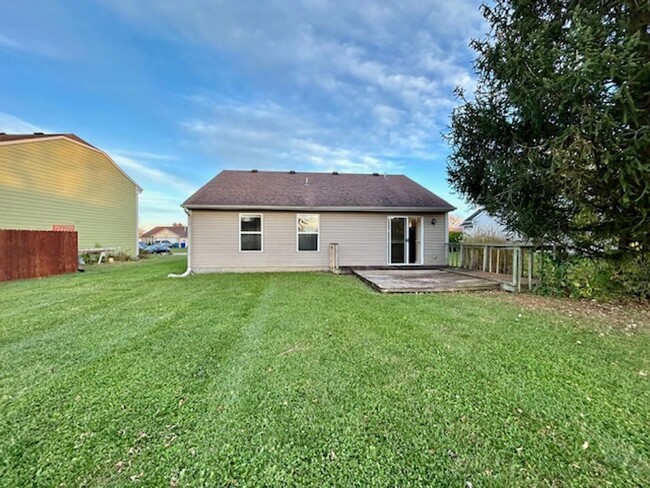 Building Photo - Wonderful 3B/2B Ranch home on Indy's East ...