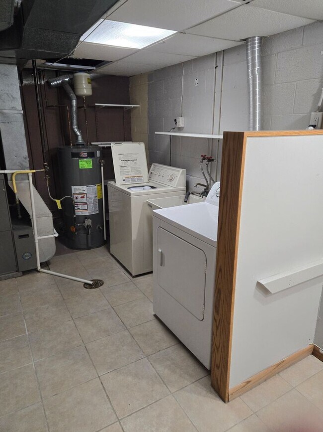 Building Photo - Monroeville Townhome for rent