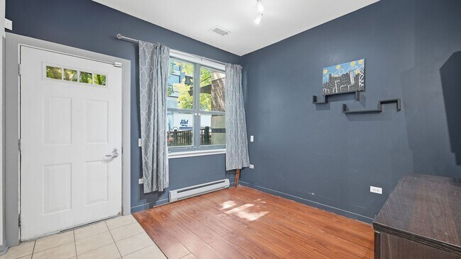 Building Photo - 510 W Elm St