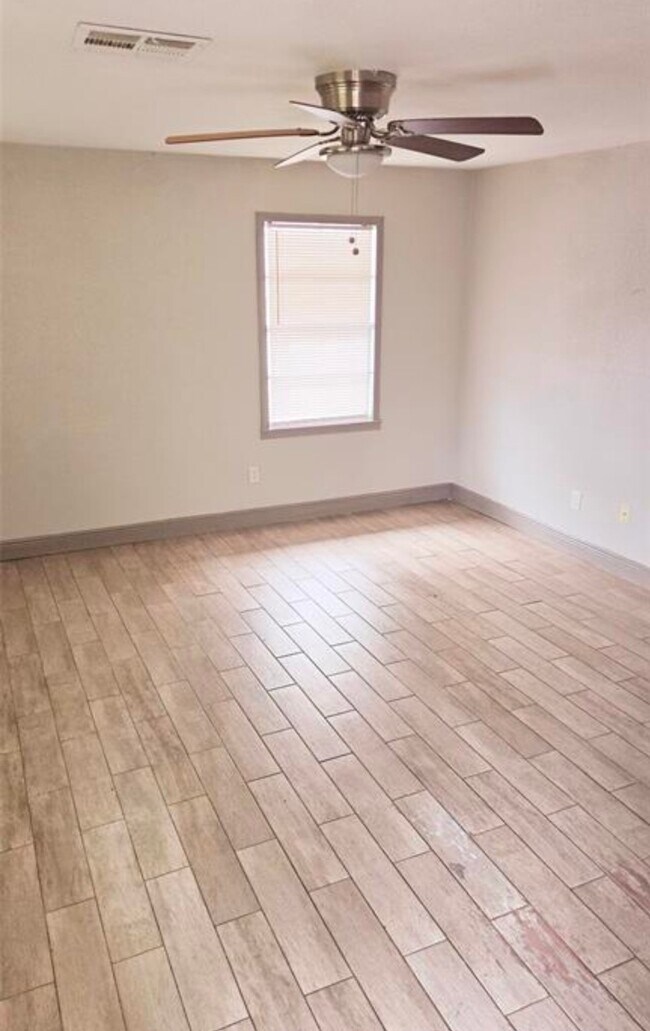 Building Photo - 3308 Sophie Ann Dr