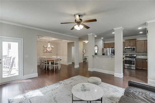 Building Photo - 6896 Big Sky Dr