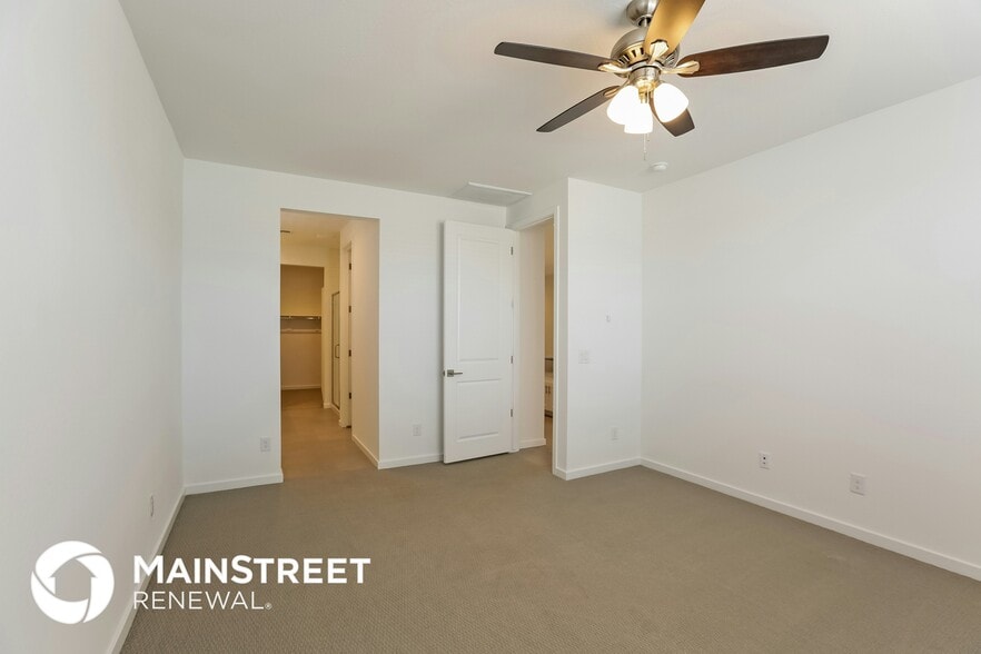 Building Photo - 10916 S 55th Ln