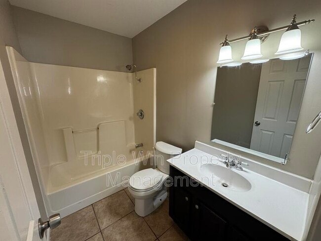 Building Photo - 1240 Pamela Dr