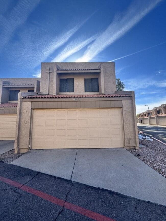 Building Photo - ***MOVE IN SPECIAL*** 2 STORY TOWNHOME WITH ATTACHED GARAGE WATER INCL