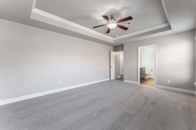 Building Photo - Spacious 4-Bedroom Home with Open Layout & Fenced Backyard in Pea Ridge