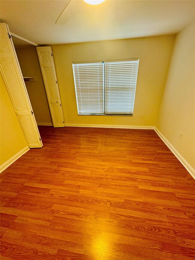 Building Photo - 805 W Oakland Park Blvd