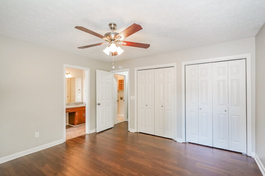 Building Photo - 1207 Cedarbend Dr