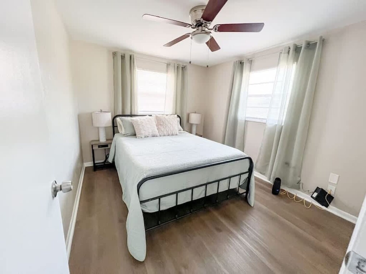 Building Photo - 38548 Naomi Ave