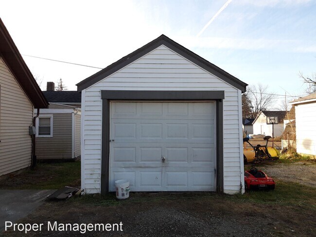 Building Photo - 2 br, 1 bath House - 2247 Catalpa Dr