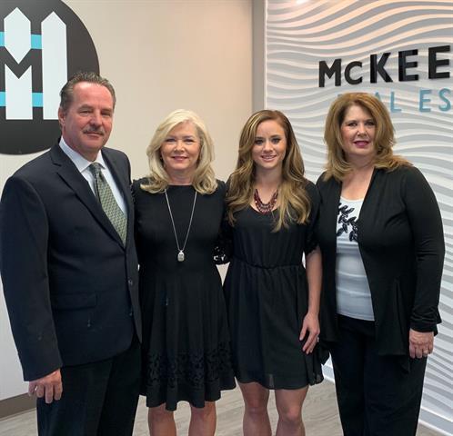 Building Photo - 7008 Hanging Cliff Pl