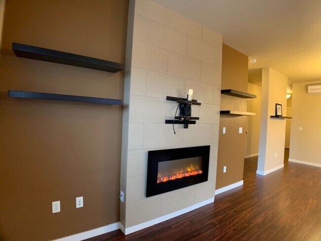 Building Photo - 45 Central Unit - 2 Bedrooms, 2 baths, 988 Sq. Ft.