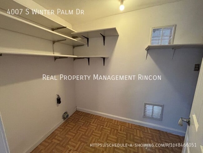 Building Photo - 4007 S Winter Palm Dr