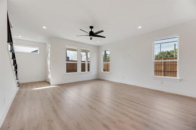 Building Photo - 2330 Fairfax Dr