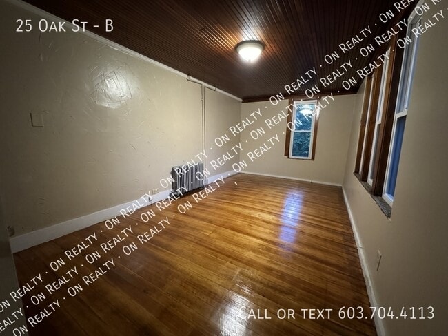 Building Photo - 25 Oak St