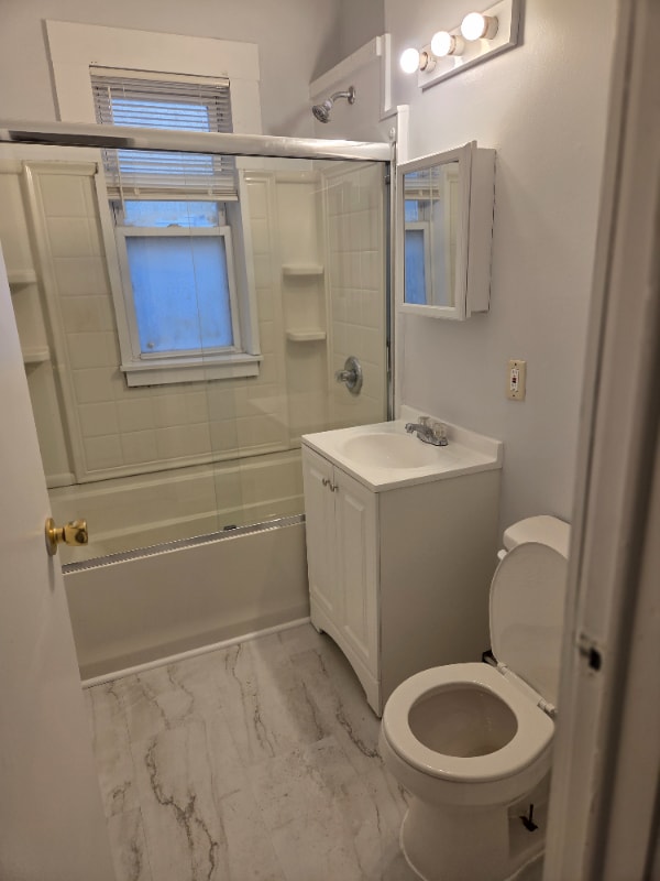 Building Photo - 168-170 Oak St