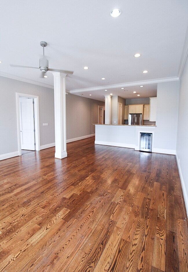 Building Photo - 2207 Postoffice St