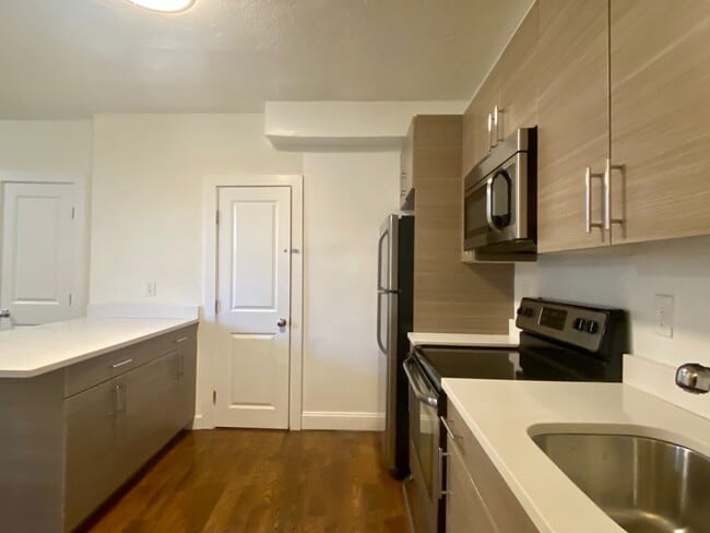Building Photo - 5 N Margin St