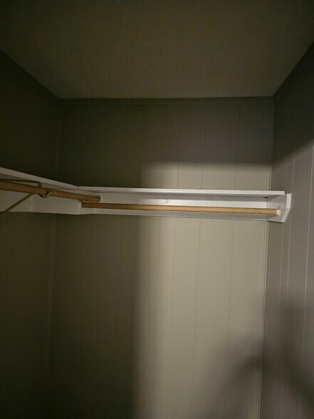 Building Photo - 1131 W Brookgreen Dr