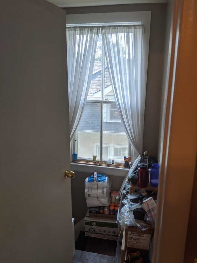 Building Photo - 2303 Pierce St NE