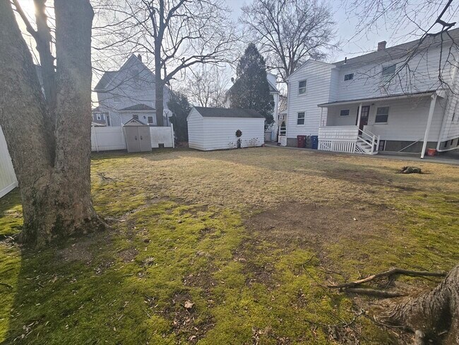 Building Photo - 5 Tappan St