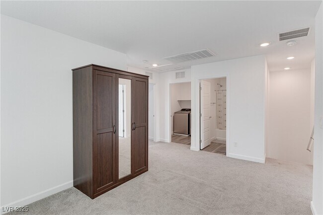 Building Photo - 683 Omaggio Pl