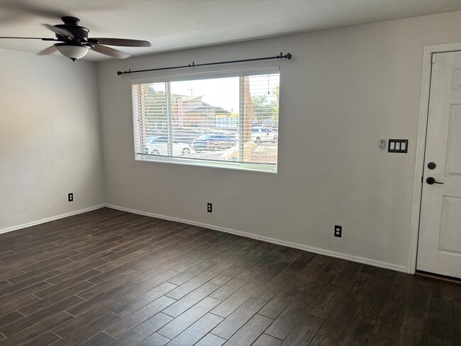 Building Photo - 934 N Desert Ave