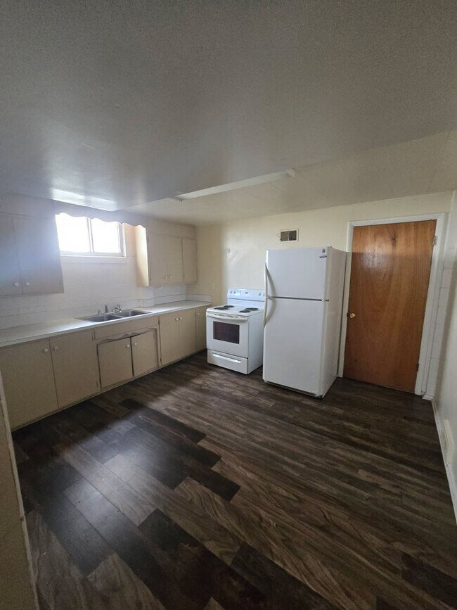Building Photo - 355 S 100 E