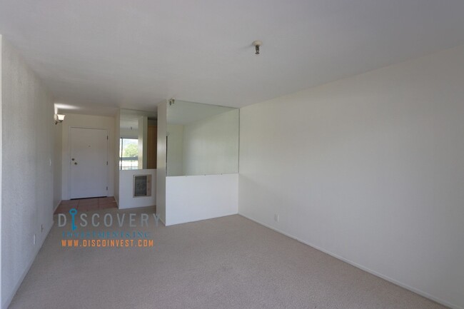 Building Photo - One Plus Bedroom Condo Close to Piedmont A...