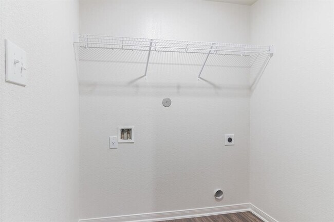 Building Photo - 112 Allington Cir