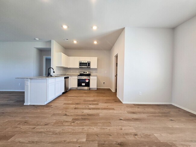 Building Photo - New Construction 3 bedroom Home in Shawnee