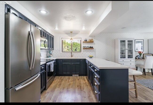 Building Photo - Available August 1st for You!  Beautiful P...