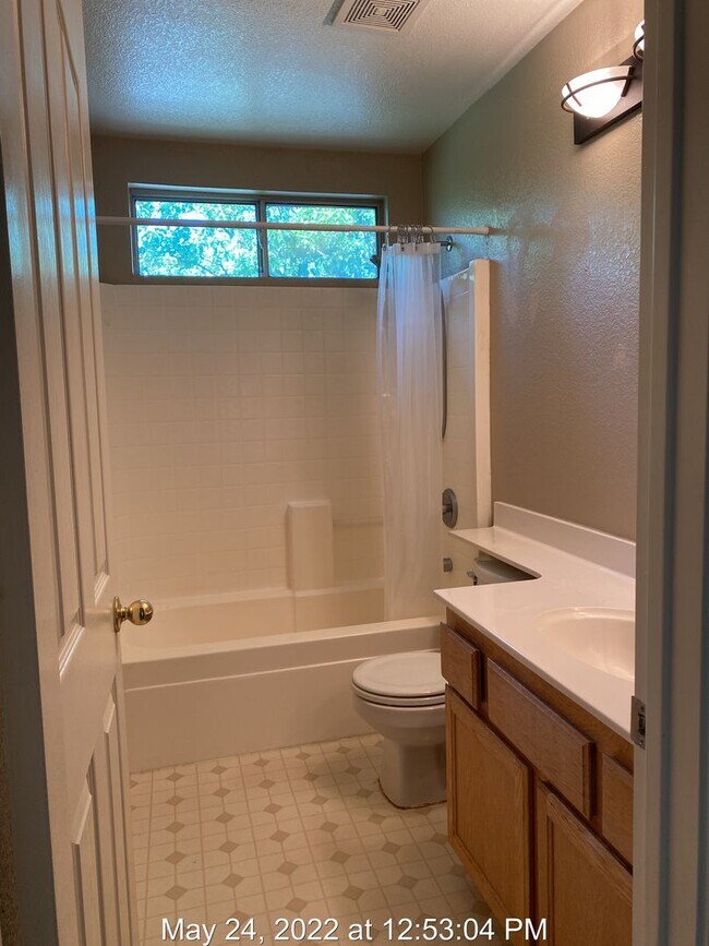 Building Photo - Large Corner Lot