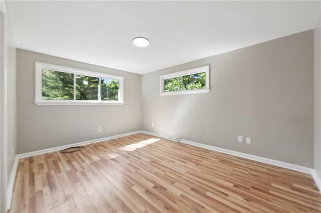 Building Photo - 2317 Marbury Rd