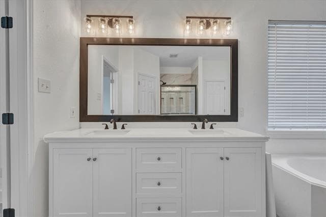 Building Photo - 3500 San Patricio Dr