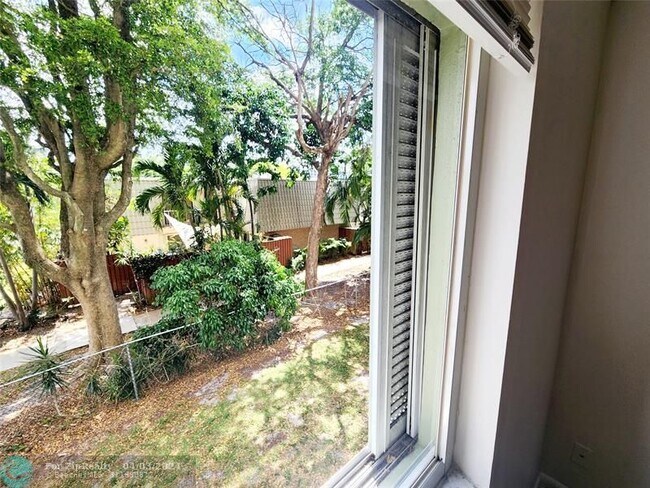 Building Photo - 1638 Embassy Dr