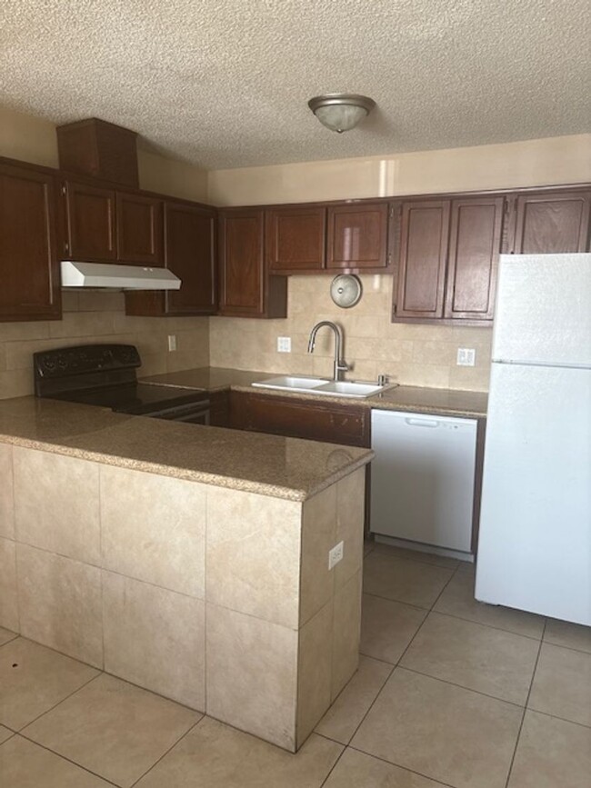 Building Photo - 4223 Zavala St