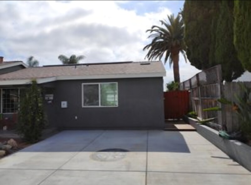 Building Photo - 4012 Epanow Ave
