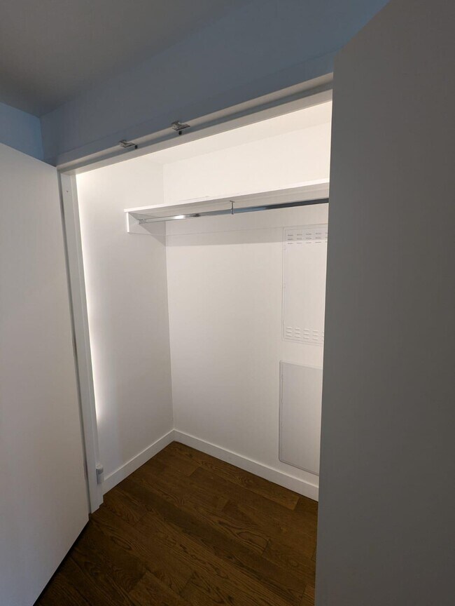 Building Photo - 99 Hudson St